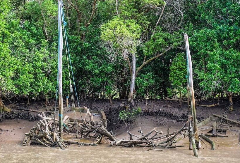 호텔 Saadani Safari Lodge Bush, River, Beach