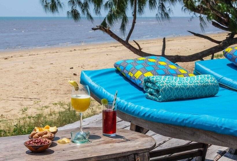 호텔 Saadani Safari Lodge Bush, River, Beach