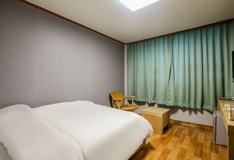 Motel Jecheon Herb Park