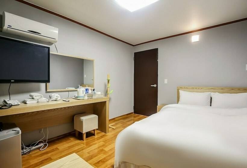 Motel Jecheon Herb Park