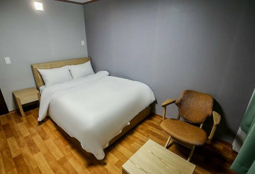 Motel Jecheon Herb Park