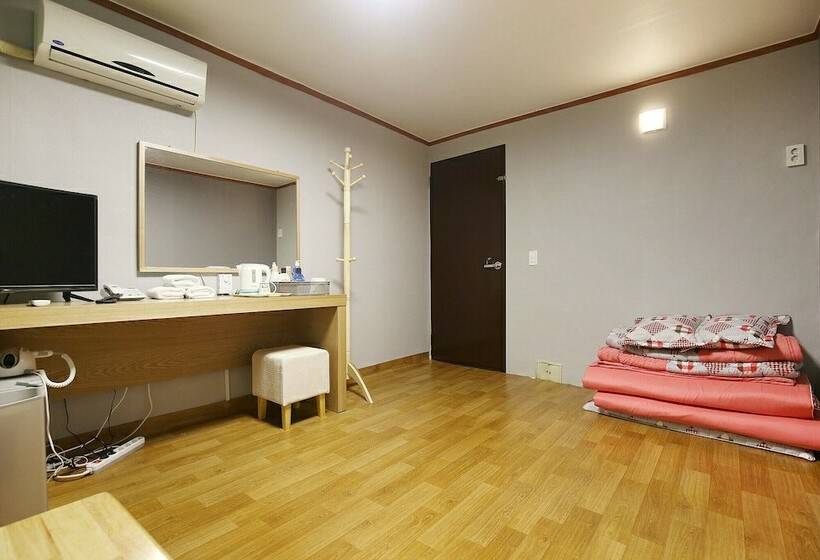 Motel Jecheon Herb Park