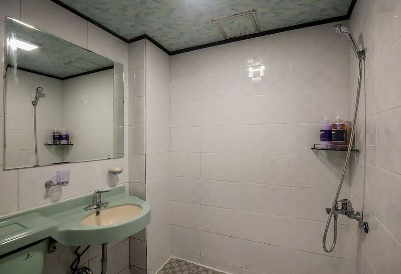 Motel Jecheon Herb Park