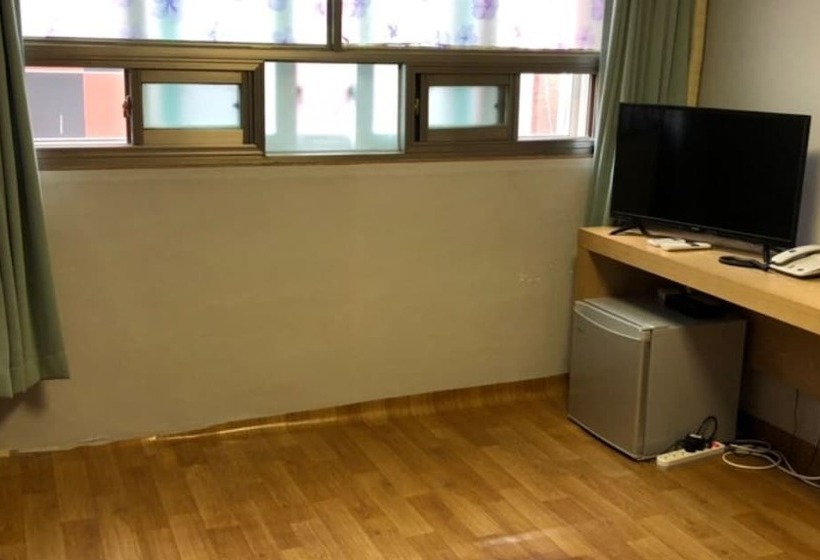 Motel Jecheon Herb Park