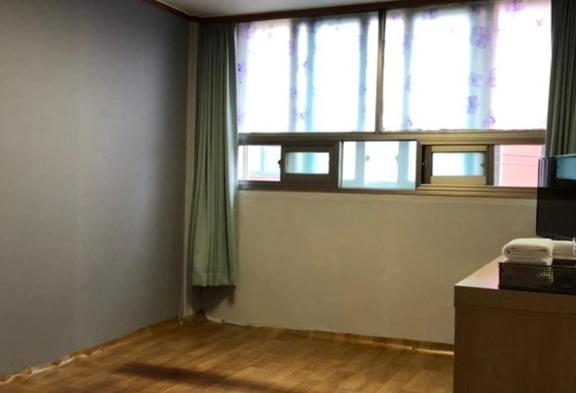 Motel Jecheon Herb Park