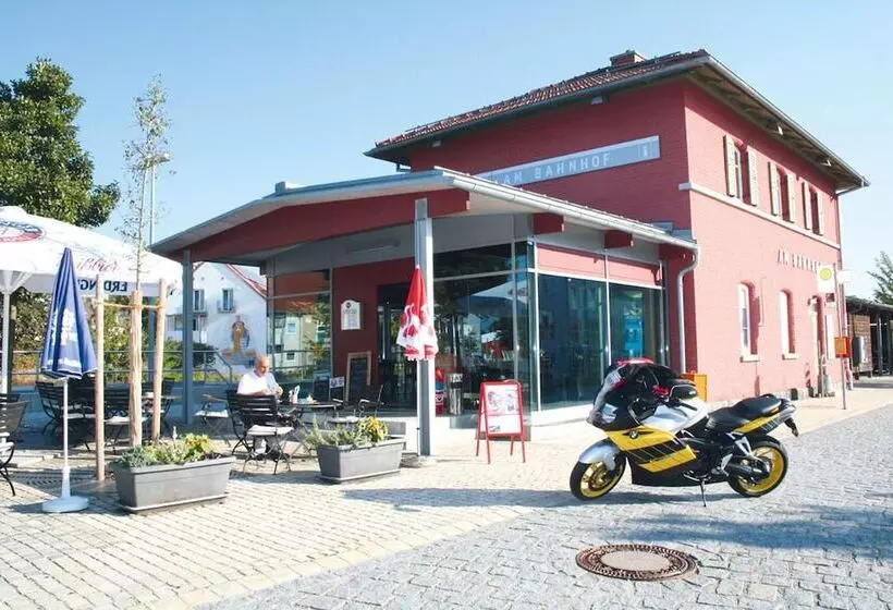 Majatalo übernachtung Im Nostalgischen Bahnwaggon