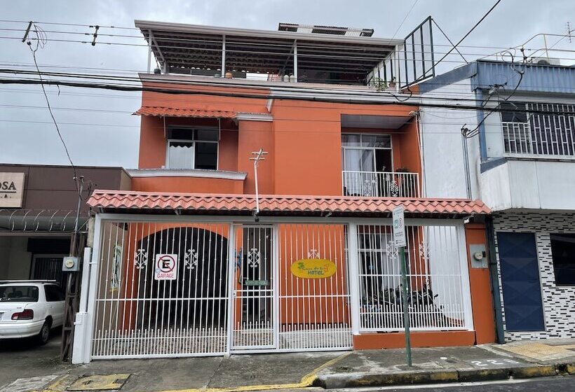 پانسیون Casa De Lis Hotel & Tourist Information Centre