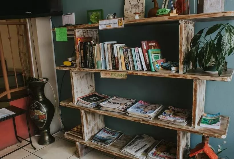 Majatalo Casa De Lis Hotel & Tourist Information Centre