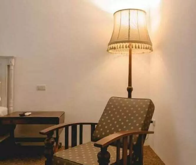 پانسیون Dark Street House B&b