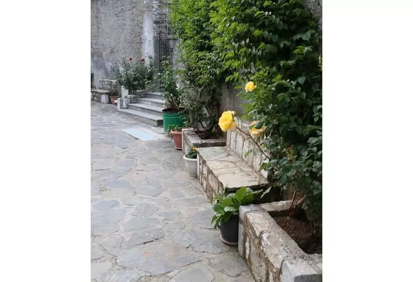 ペンション Maleatis Apollo Guesthouse