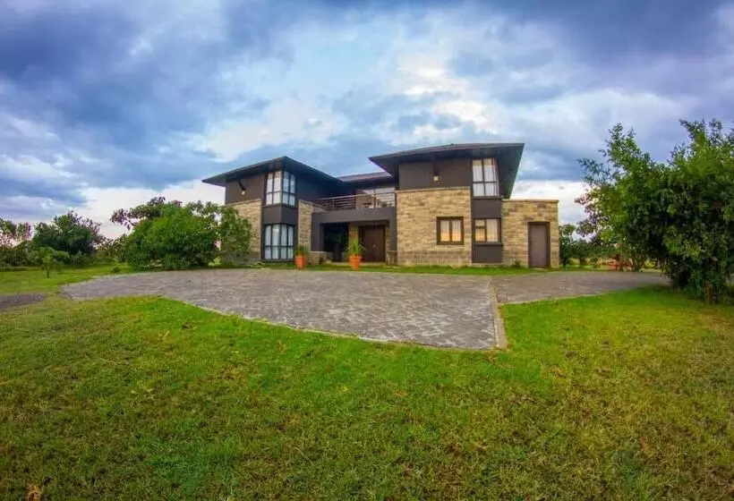 پانسیون Ol Pejeta Mansion