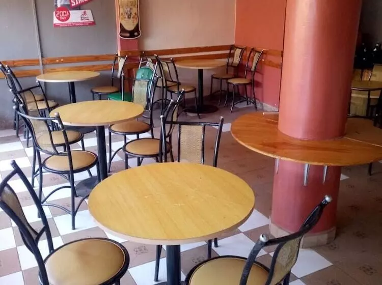 پانسیون Sufra Resort Complex