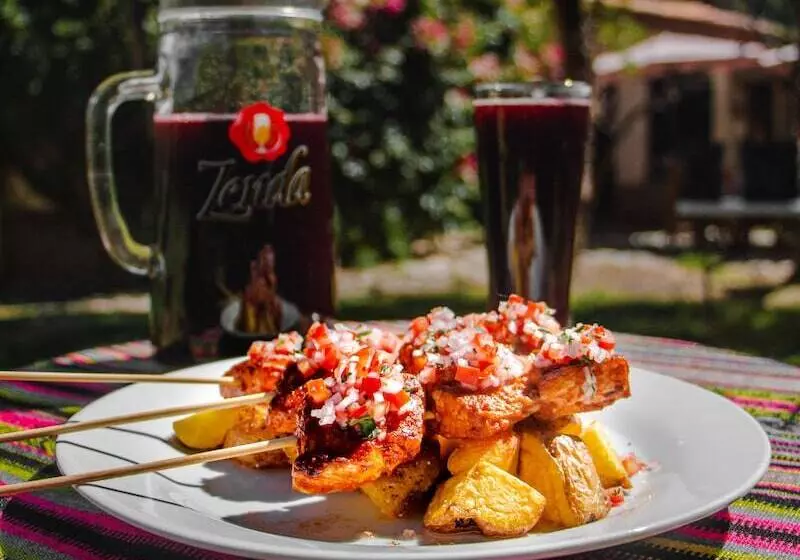 Yakumama Hostel Y Restaurant