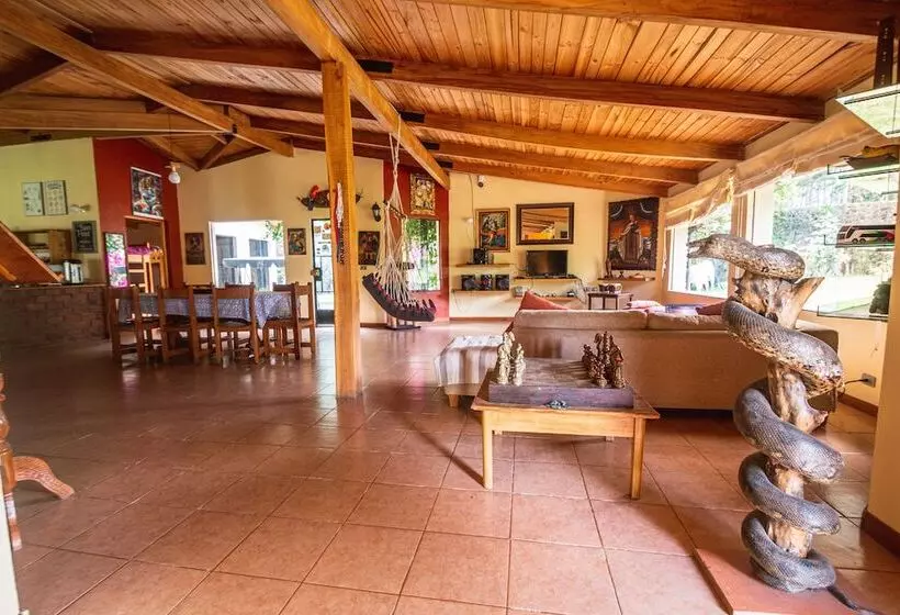 Yakumama Hostel Y Restaurant