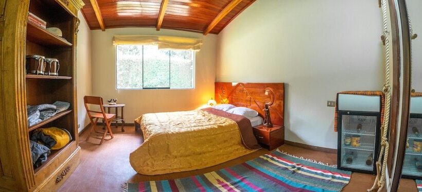 Yakumama Hostel Y Restaurant