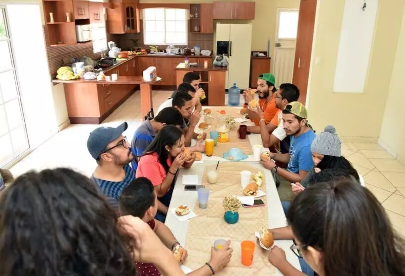 تختخواب و صبحانه Uyuca Vista Family Villa