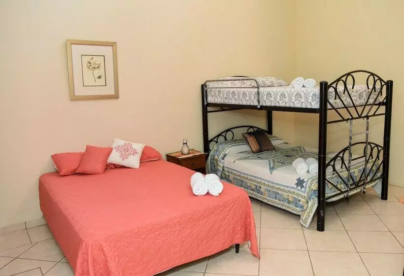 تختخواب و صبحانه Uyuca Vista Family Villa