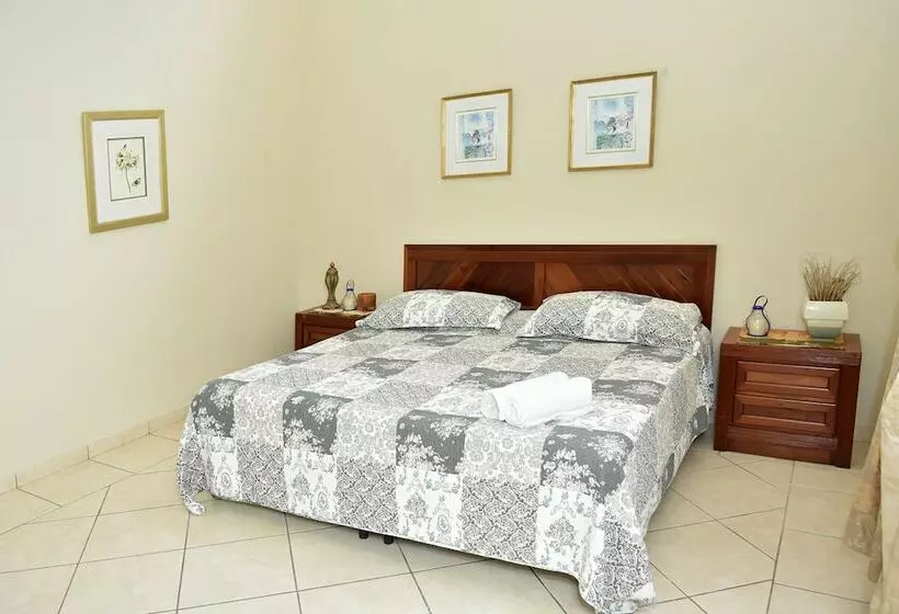 تختخواب و صبحانه Uyuca Vista Family Villa