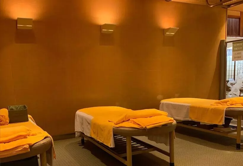 Funabashi Grand Sauna And Capsule Hotel   Caters To Men