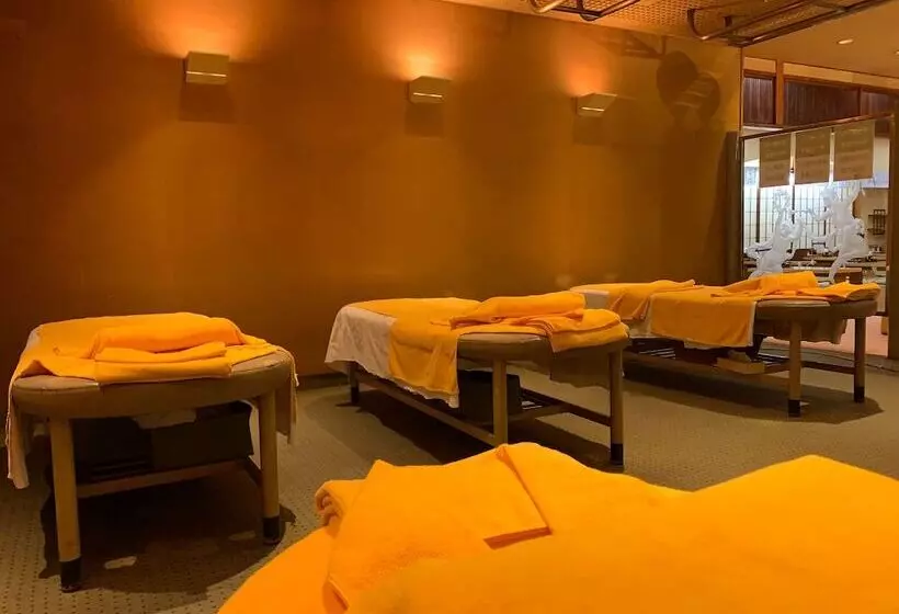 Funabashi Grand Sauna And Capsule Hotel   Caters To Men