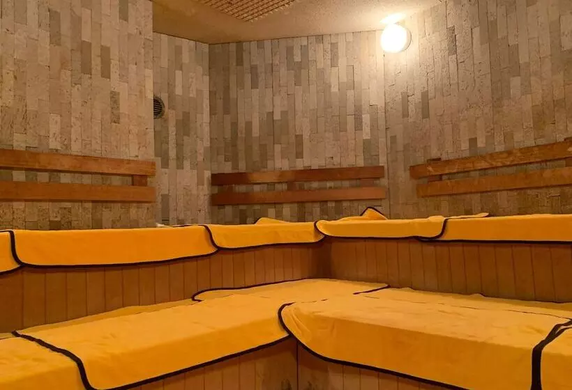 Funabashi Grand Sauna And Capsule Hotel   Caters To Men