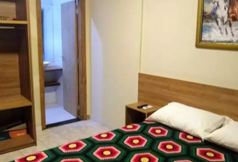 簡易ホテル Rancho Moreira Pousada E Restaurante