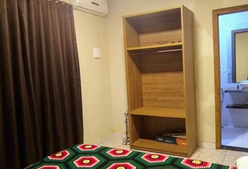 مسافرخانه Rancho Moreira Pousada E Restaurante