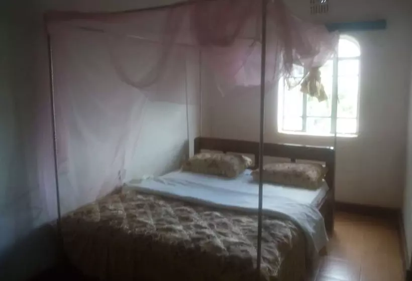 هتل Basil Guest Rooms
