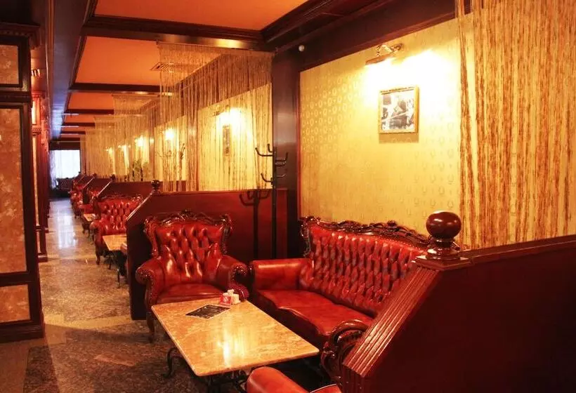 Hotelli Berejki Hall