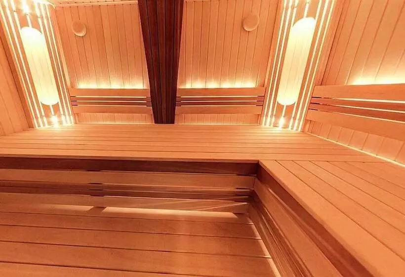 Hotelli Berejki Hall