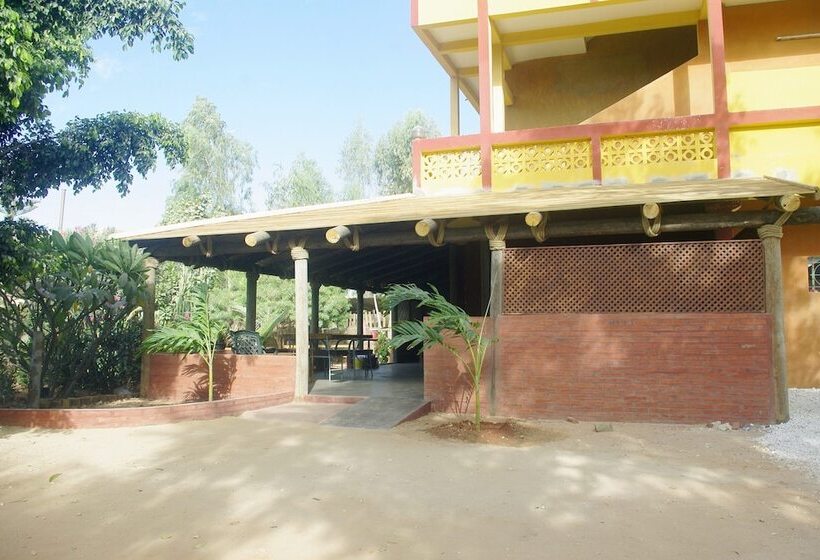 هتل Bien Sûr Hôtel