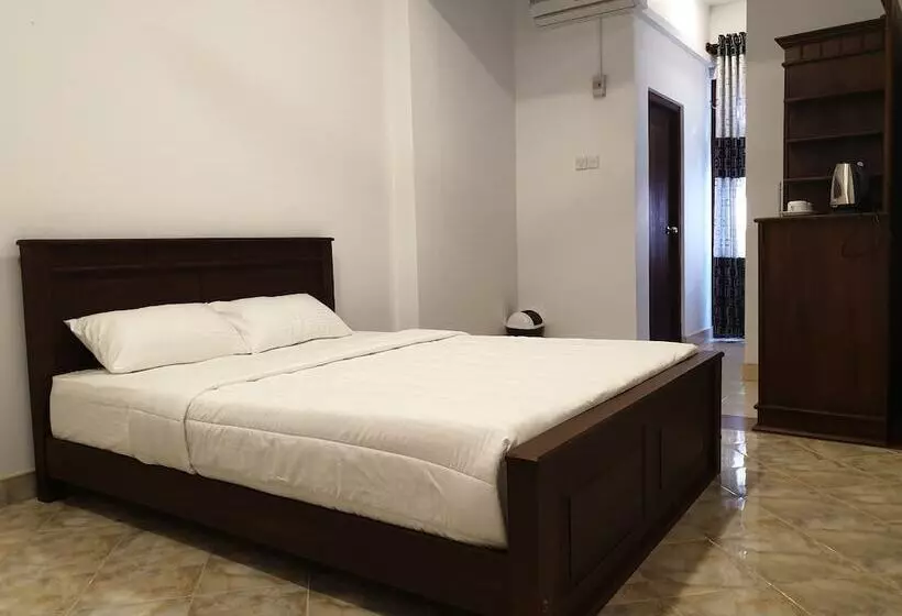 Hotelli Grand Villa Kalametiya