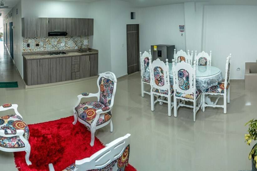 Отель La Estacion