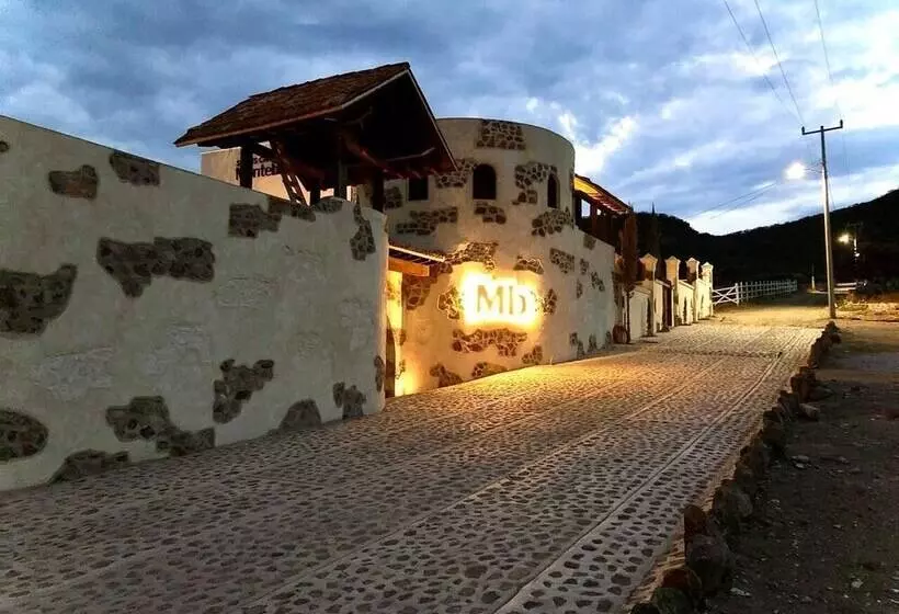 ホテル Montebello