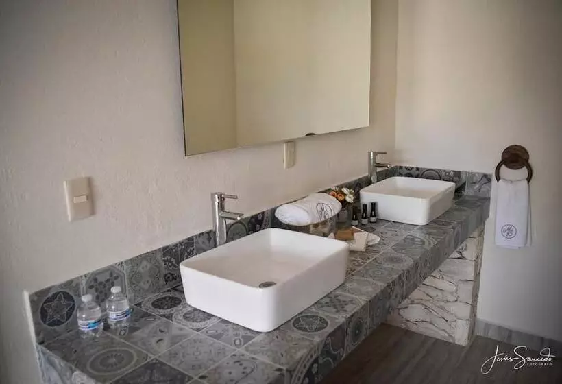 ホテル Montebello