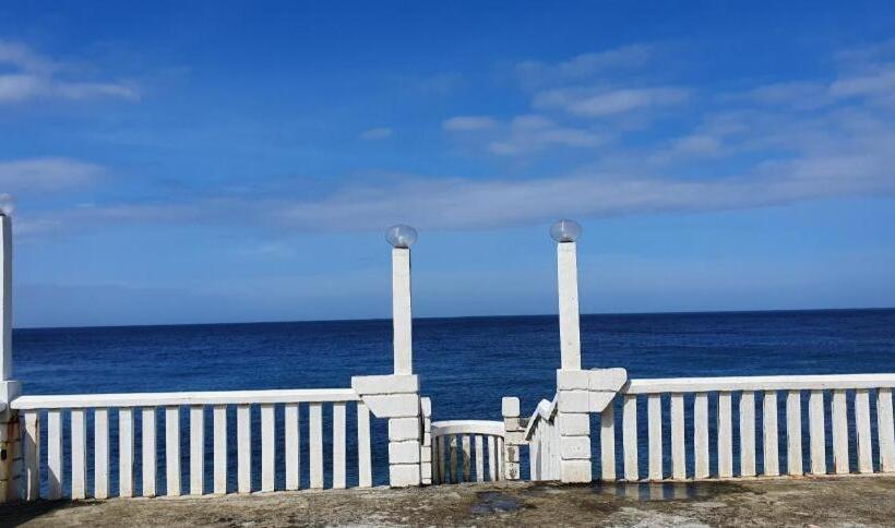 Hotelli Mt. Bagarabon Beach And Mountain Resort