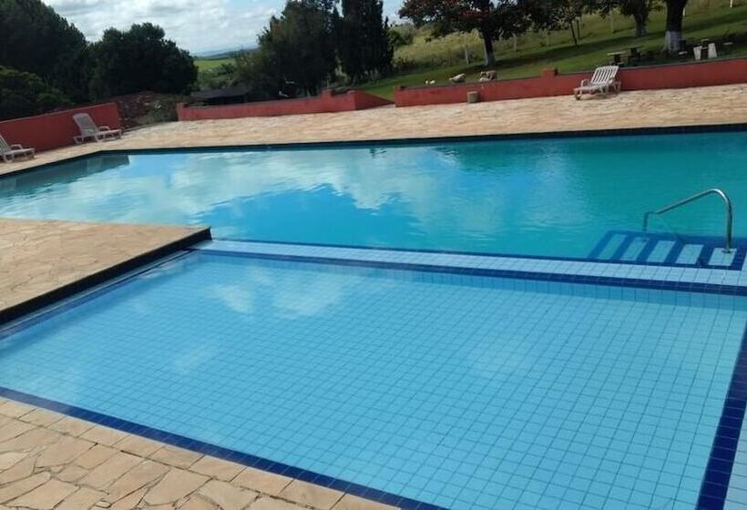 ホテル Pousada H Sarapuí