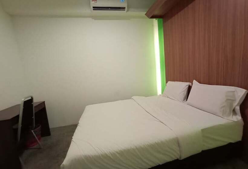 فندق Spot On 89909 Stay On 002