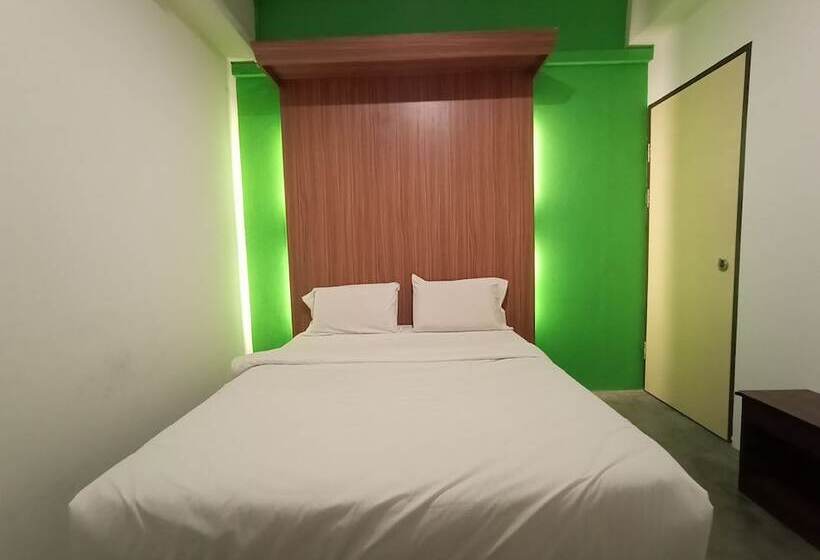 فندق Spot On 89909 Stay On 002