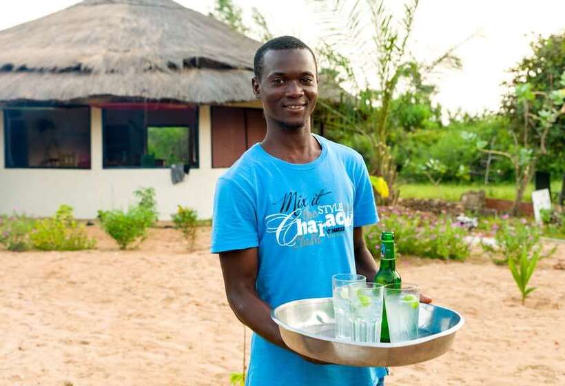 هتل Tamba Kuruba Eco Lodge