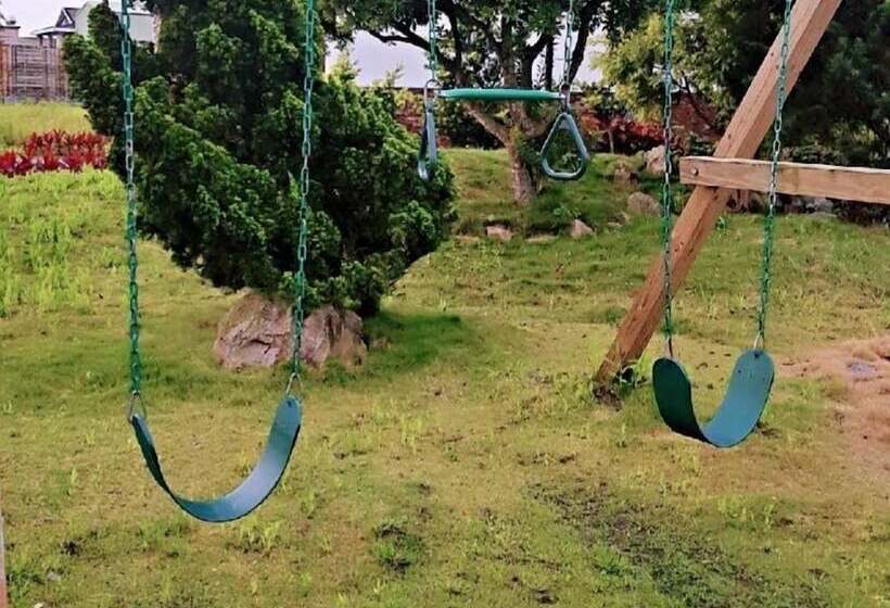 Leisure Pavilion House B&b