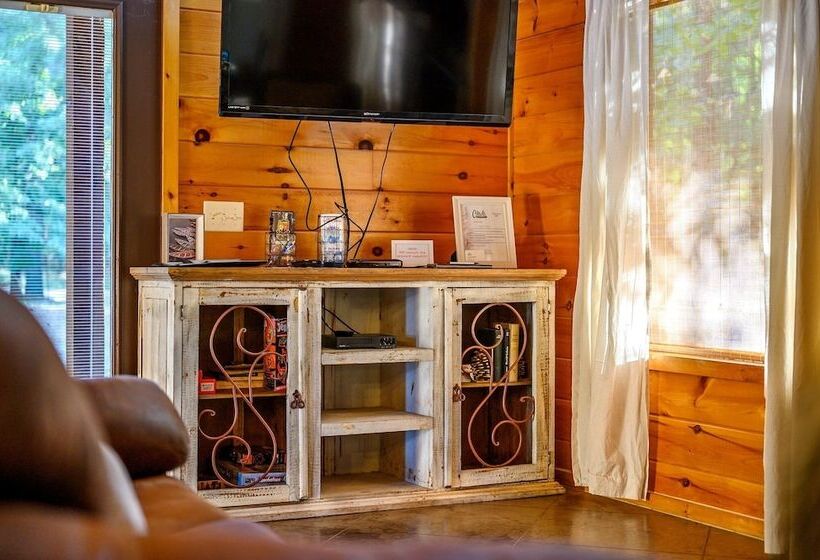 Okehi Pine Cabin With Wood Burning Fireplace And Outdoor Hot Tub By Redawning