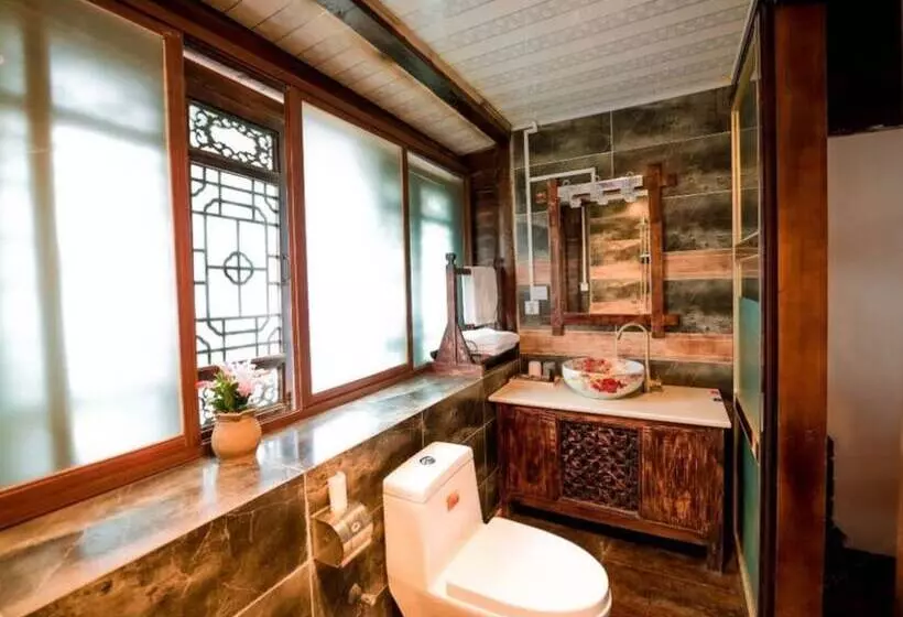 ペンション Lijiang Shuimuxiquan Inn