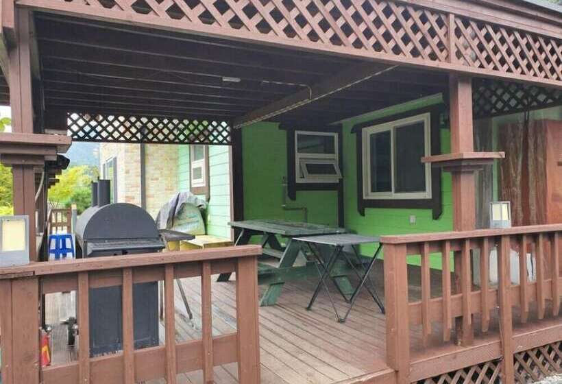 Pensió Muju Caravan Pesnion