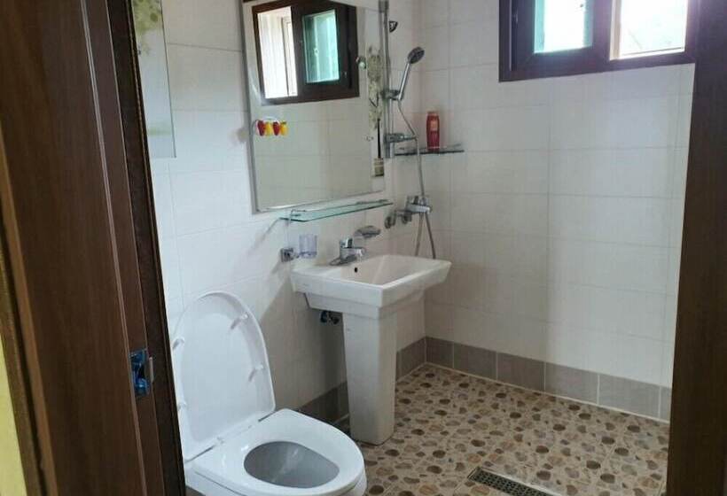 Pensió Muju Caravan Pesnion