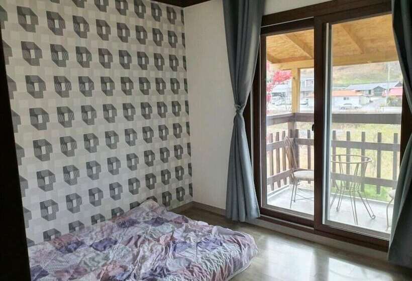 Pensió Muju Caravan Pesnion