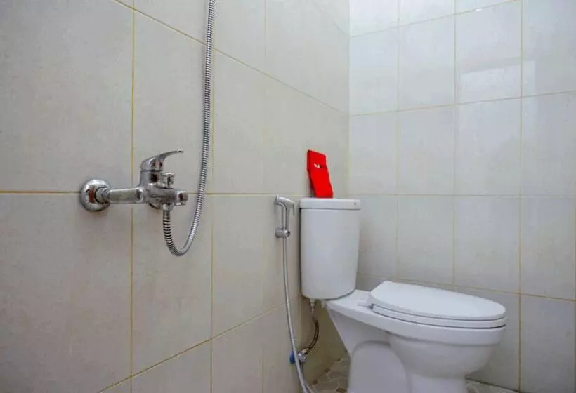 ペンション Reddoorz Near Living Plaza Purwokerto