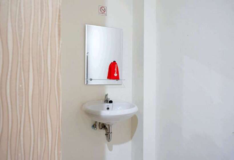 پانسیون Reddoorz Near Living Plaza Purwokerto