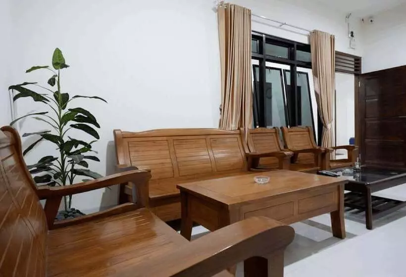 ペンション Reddoorz Near Living Plaza Purwokerto