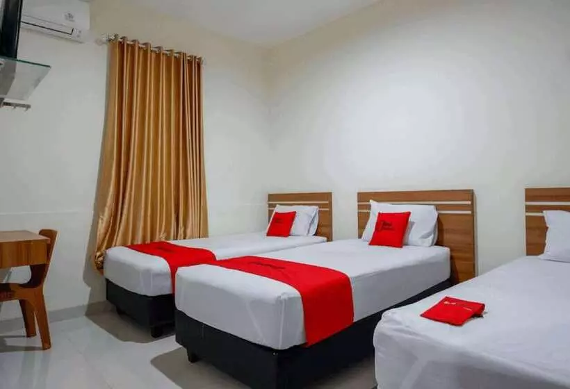 ペンション Reddoorz Near Living Plaza Purwokerto